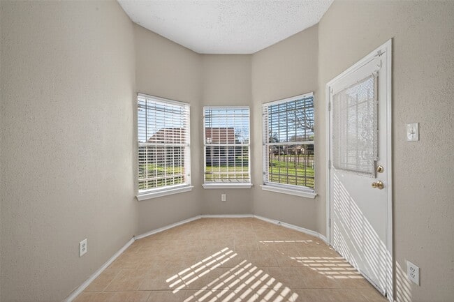 Building Photo - 3479 Rockrill Dr