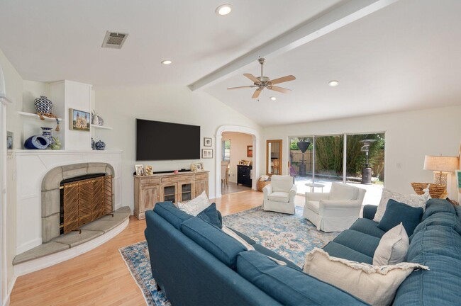 Building Photo - 4522 Parkwood Ln