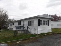 Building Photo - 67 Shamrock Ave