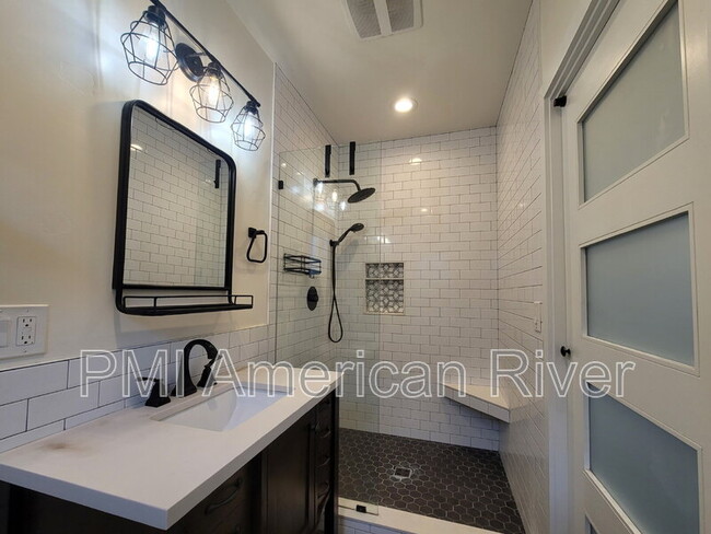 Building Photo - 3825 7th Ave