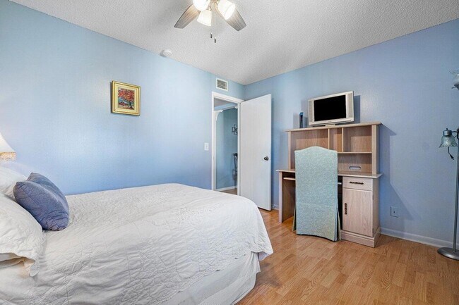 Building Photo - 407 Pine Glen Ln