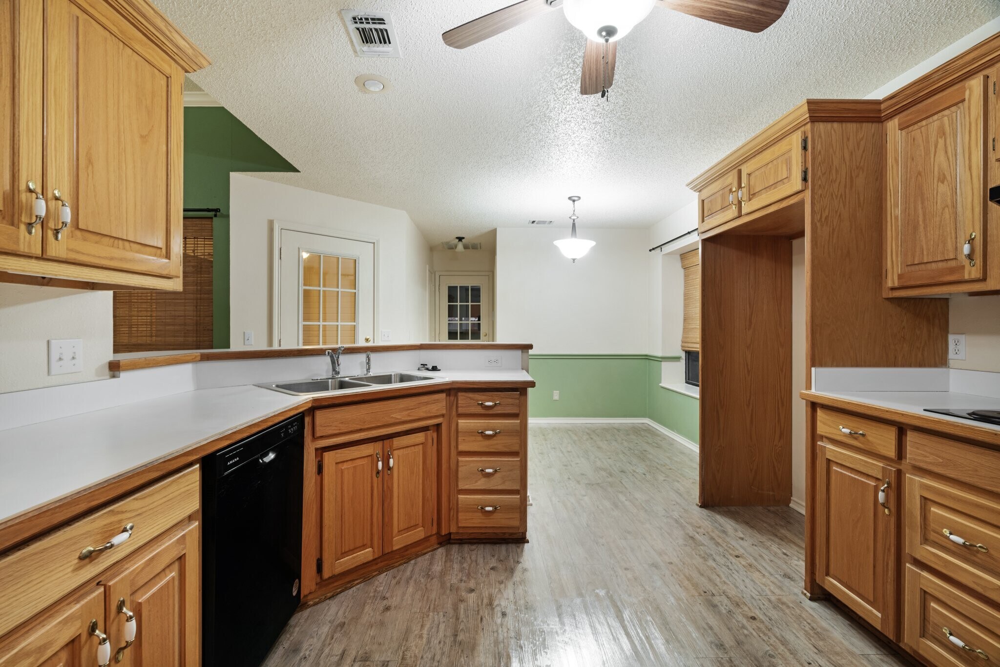 Building Photo - 4115 Primrose Ln