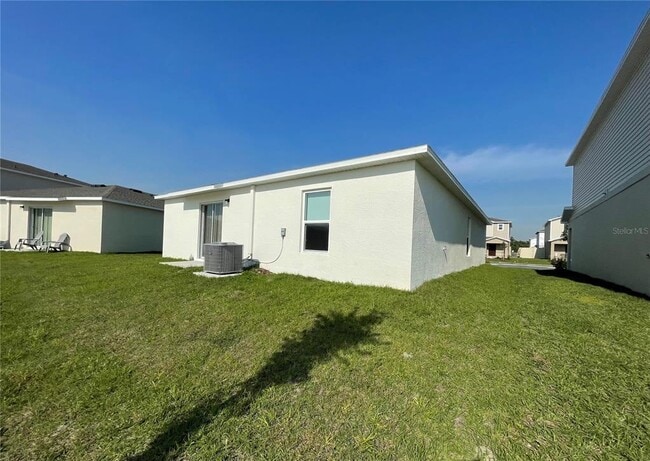 Building Photo - 2122 Kansas Rd