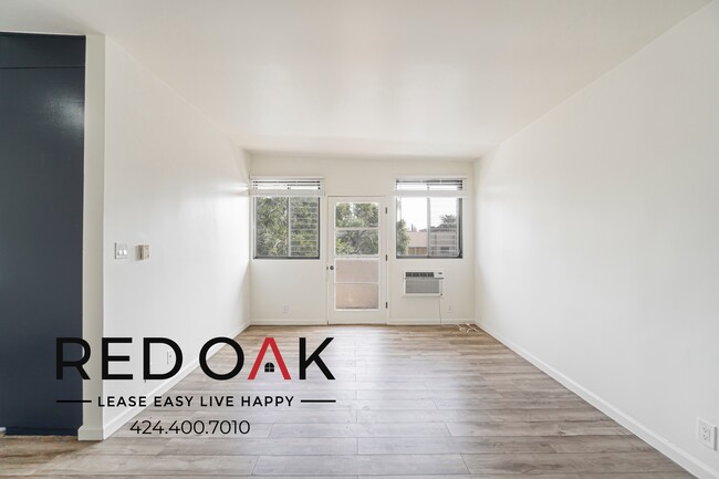 Building Photo - 1051 1/4 N Ogden Dr-6