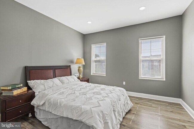 Building Photo - 1934 E Lafayette Ave