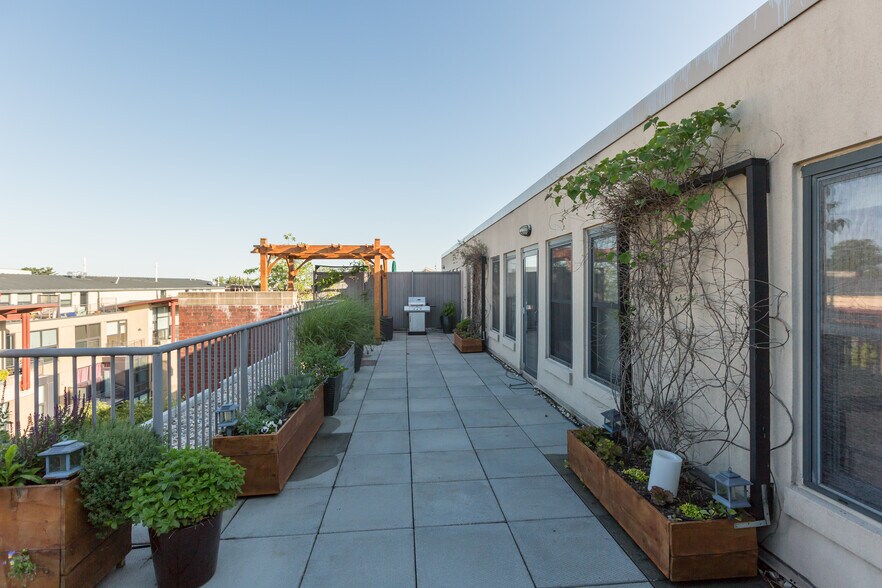 Private rooftop - 2328 Champlain St NW