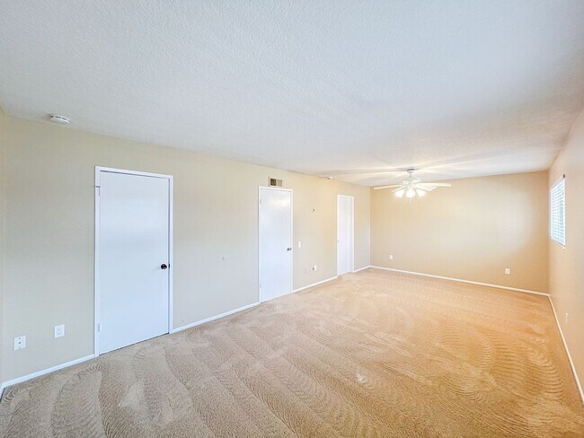 Building Photo - Cypress 2 Bed Townhome - 2 Car Garage - Gorgeous - Amenities Galore!!!!!