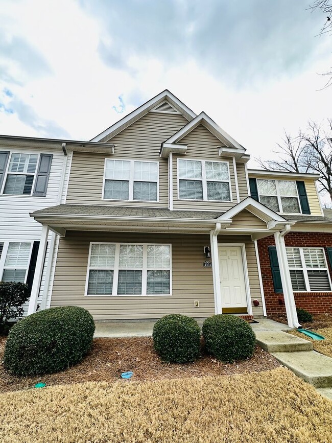 Primary Photo - Three Bedroom Townhome Close to Everything