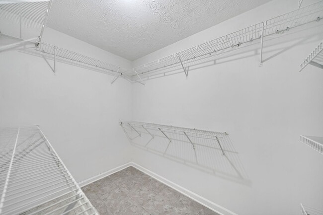 Building Photo - 825 Chatham Park Dr SW