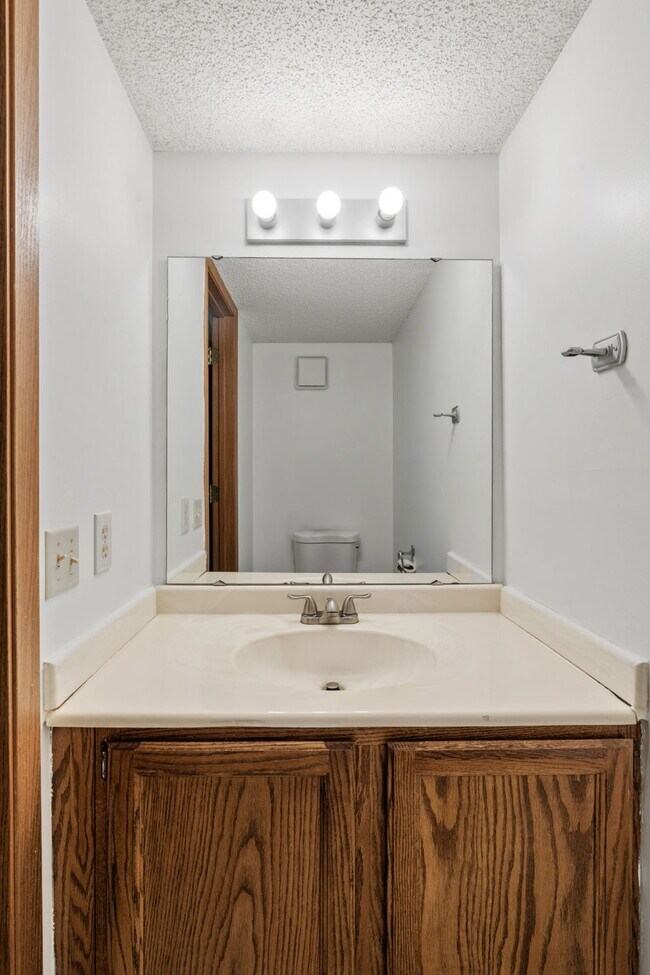 Building Photo - 13317 Zenith Ln