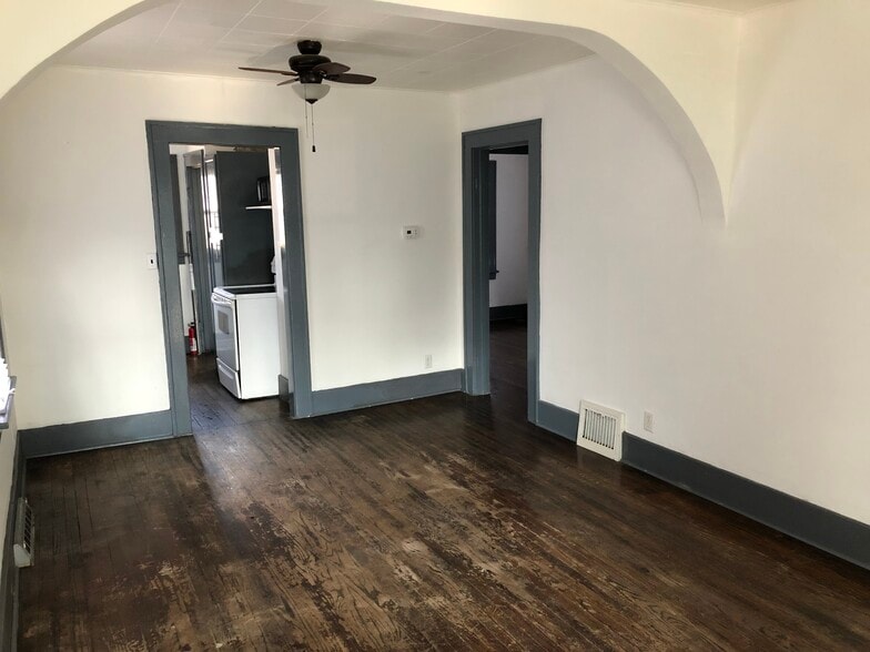 living room - 1629 Michigan st