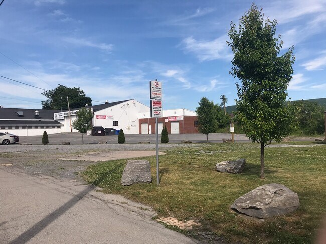 PARKING - 2206 Union Ave