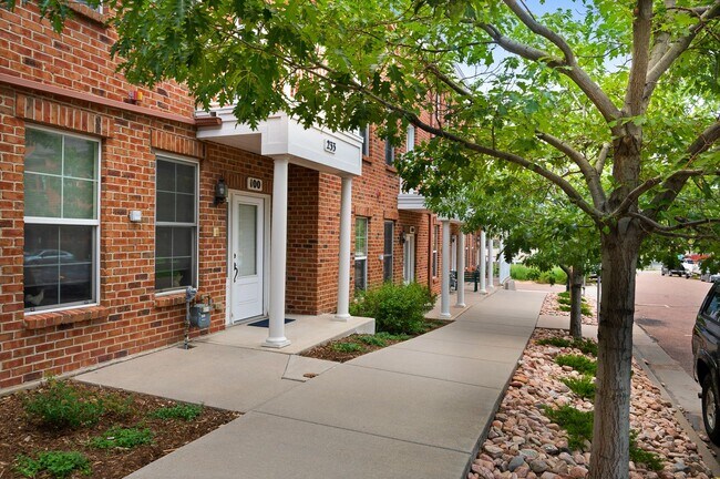 Building Photo - 233 E Fountain Blvd