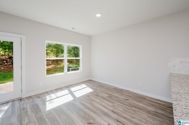 Building Photo - 501 Polo Way