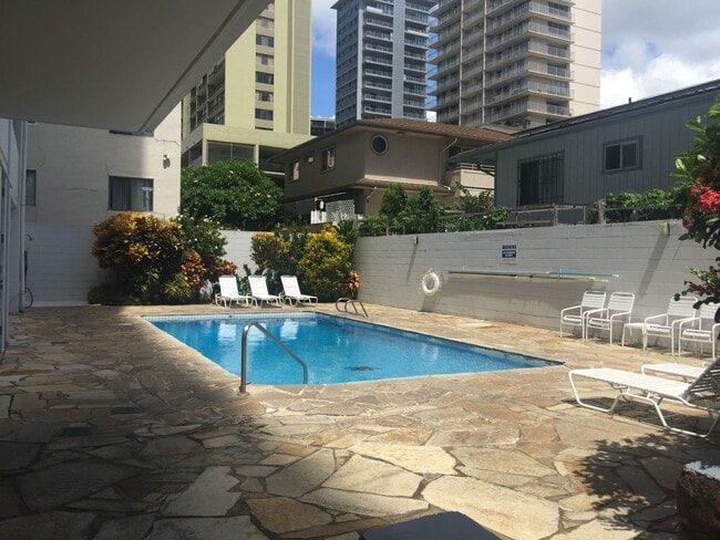 Building Photo - Piikoi Tower, 1 bdrm, 1 bath, 1 cov'd pkg