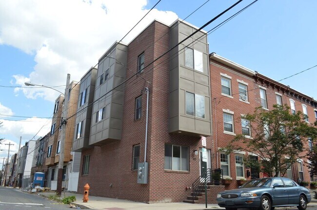 Building Photo - 917 S 18th St