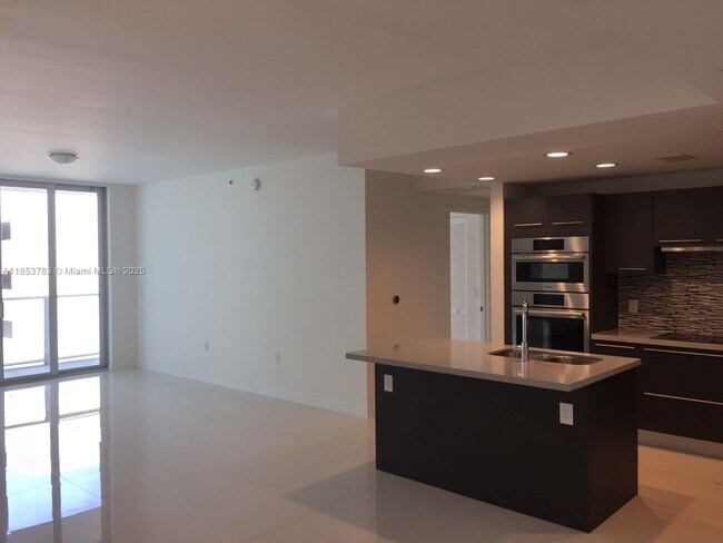 Building Photo - 7825 NW 107th Ave