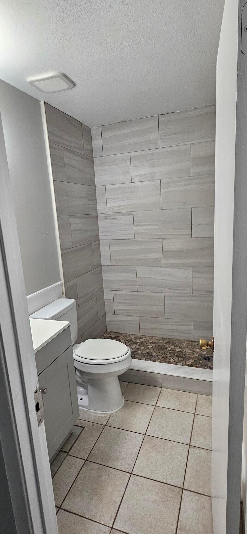 Master Bathroom - 815 Trina Ln