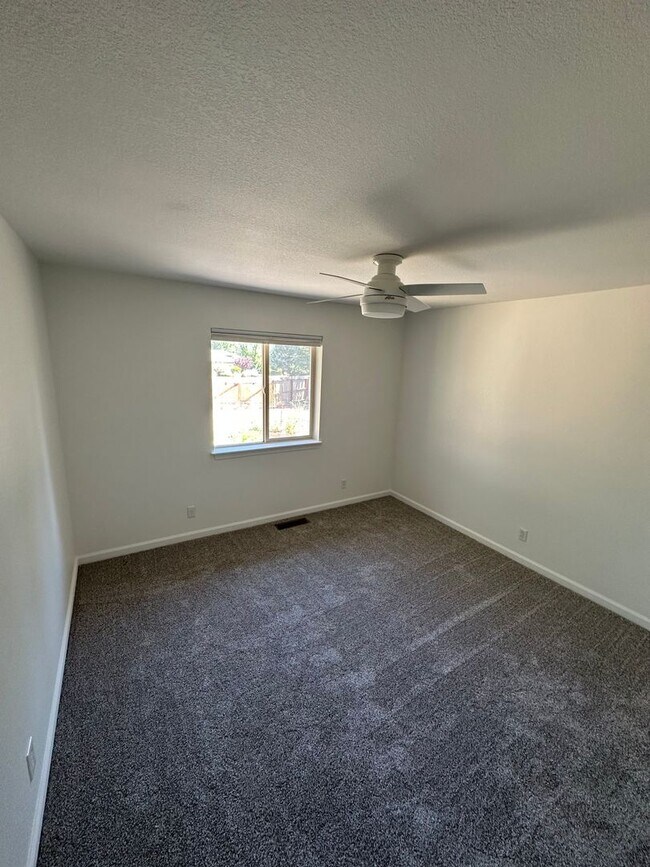 Building Photo - Beautiful Fieldcreek Ranch Exclusive Home