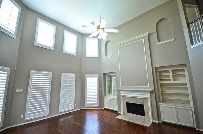 Building Photo - 5802 Sage River Ct