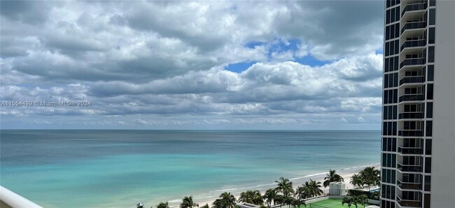 Primary Photo - 19201 Collins Ave