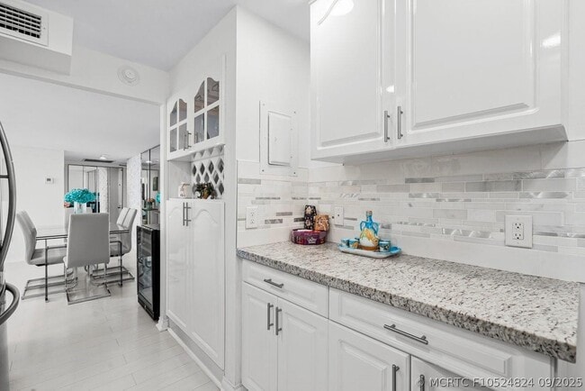 Building Photo - 5600 N Flagler Dr