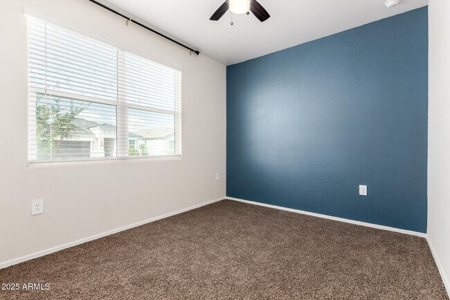 Building Photo - 5267 E Diatomite Dr