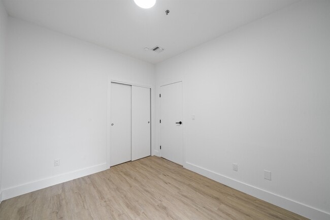 Building Photo - 203 Academy St
