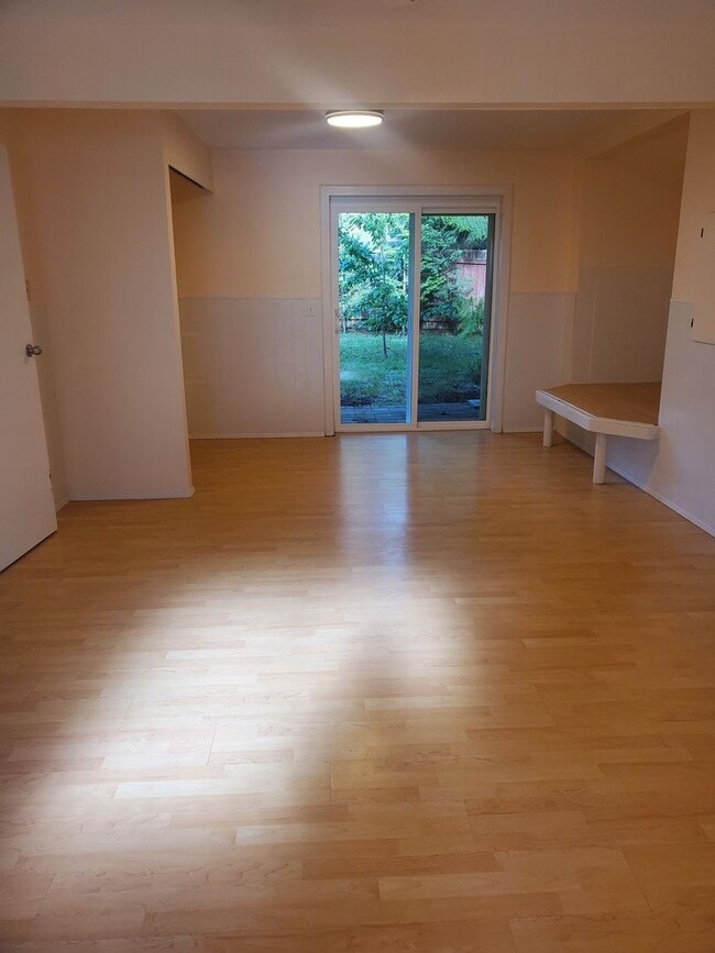 Building Photo - Beautifully Updated Home in Sought-After S...