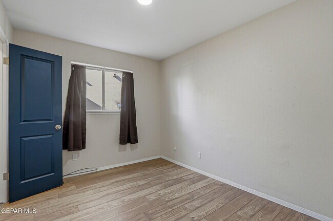 Building Photo - 604 La Chapa Ave