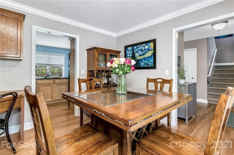 Building Photo - 21 Locust Meadow Ln