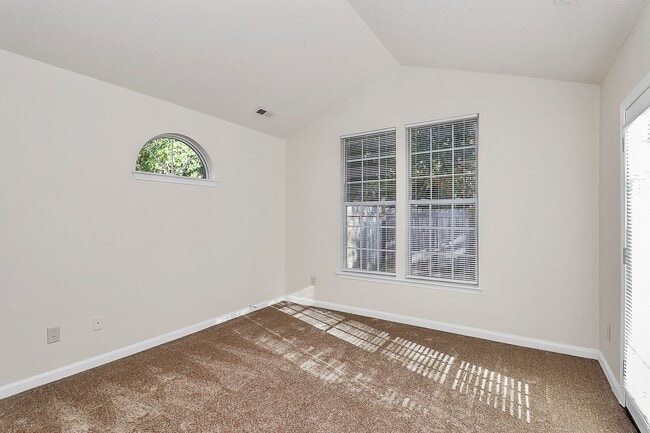 Building Photo - Updated Three Bedroom Home in Northwoods N...