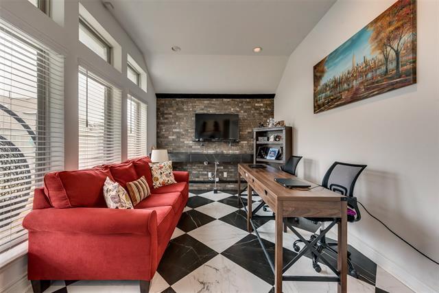 Building Photo - 612 Swift St