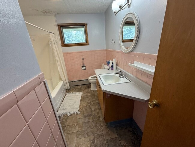 Building Photo - 3 Bed 2 Bath Home