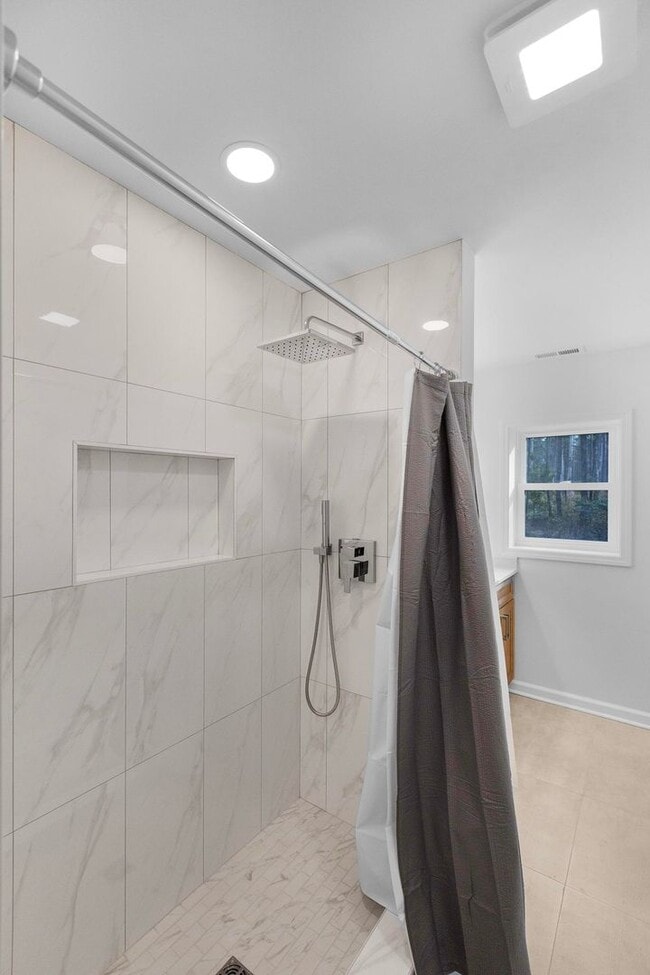 Building Photo - Renovated House on Corner Lot!