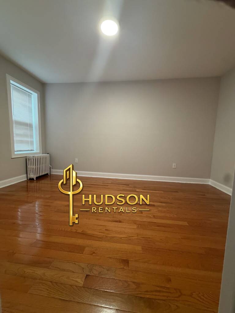 Building Photo - 540 Bergen Ave