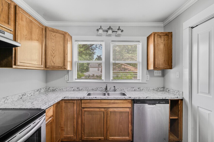 Building Photo - 4427 Northaven Dr