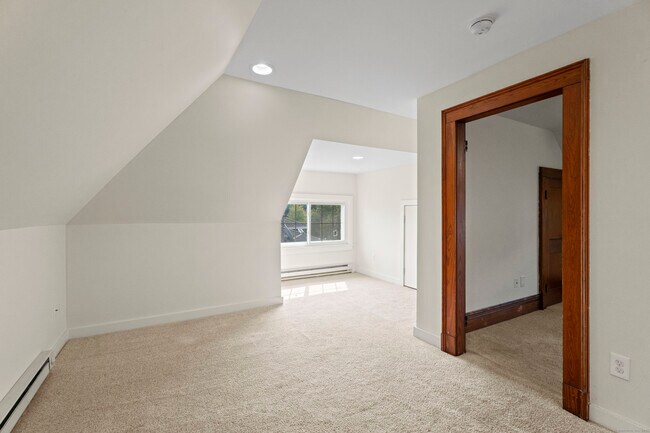 Building Photo - 809 Edgewood Ave