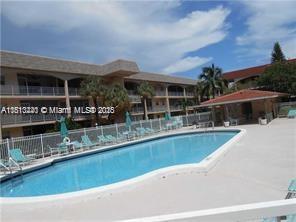Building Photo - 541 Blue Heron Dr
