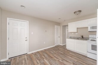 Building Photo - 1655 E Cold Spring Ln