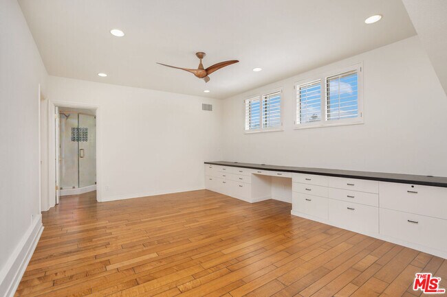 Building Photo - 4618 Park Mirasol