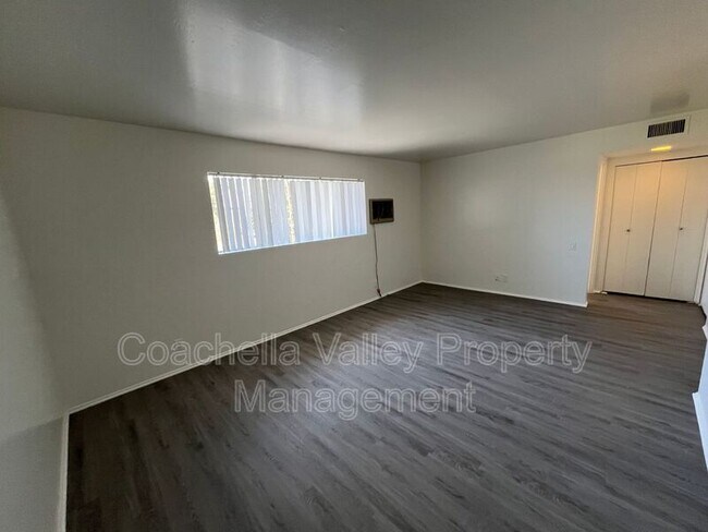 Building Photo - 550 El Cielo Rd