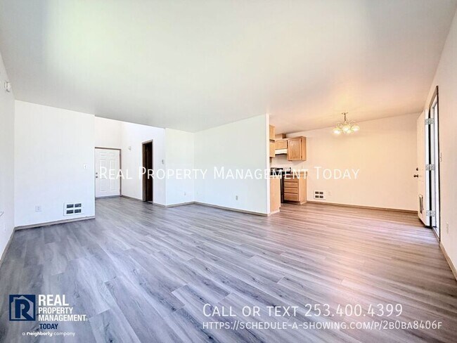 Building Photo - 1539 E 91st St