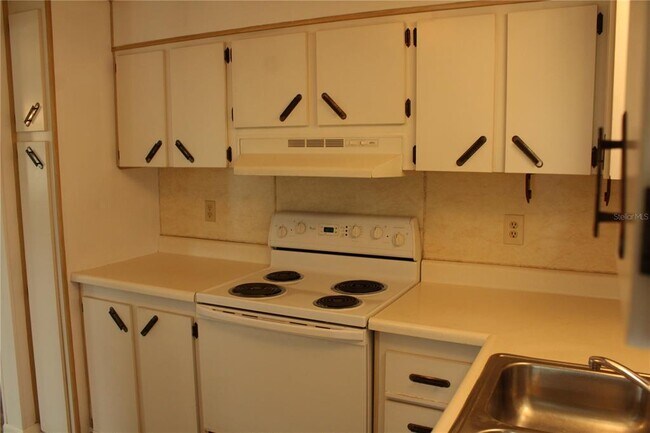 Building Photo - 204 50th Ave Dr W