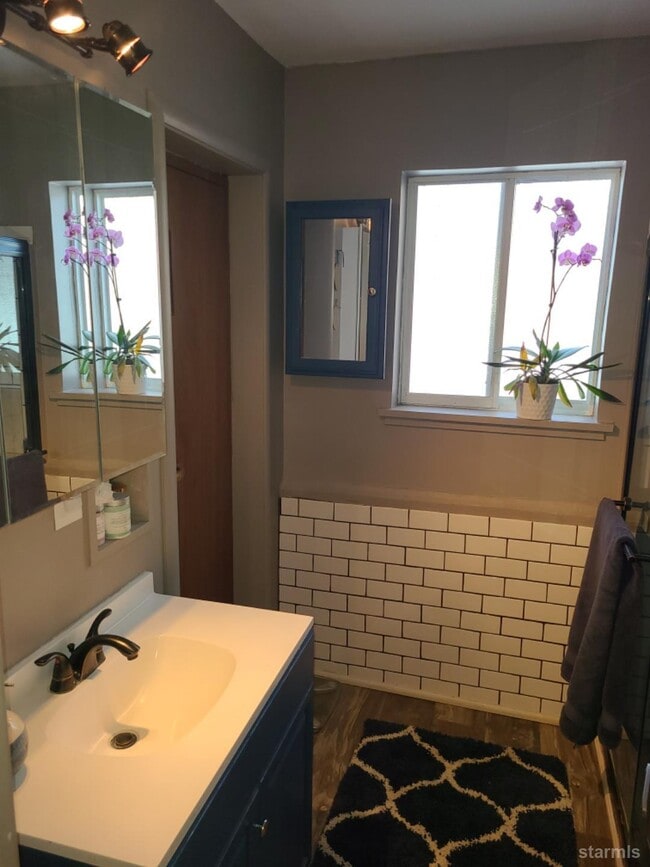 Building Photo - 1150 Fairway Ave