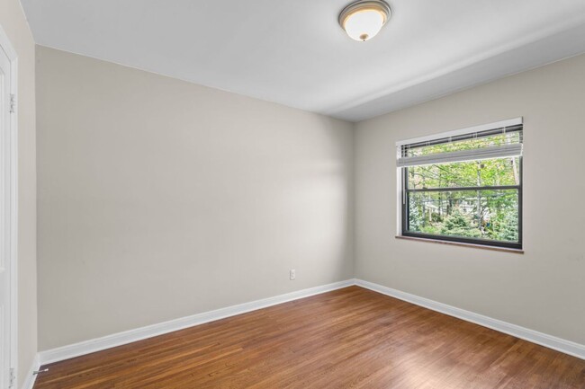 Building Photo - 638 Blenheim Rd