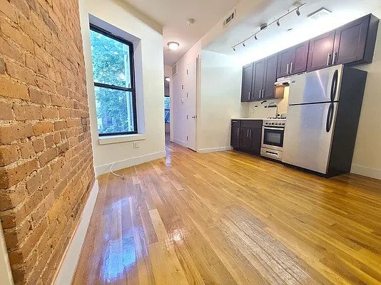 Building Photo - 1253 Lincoln Pl