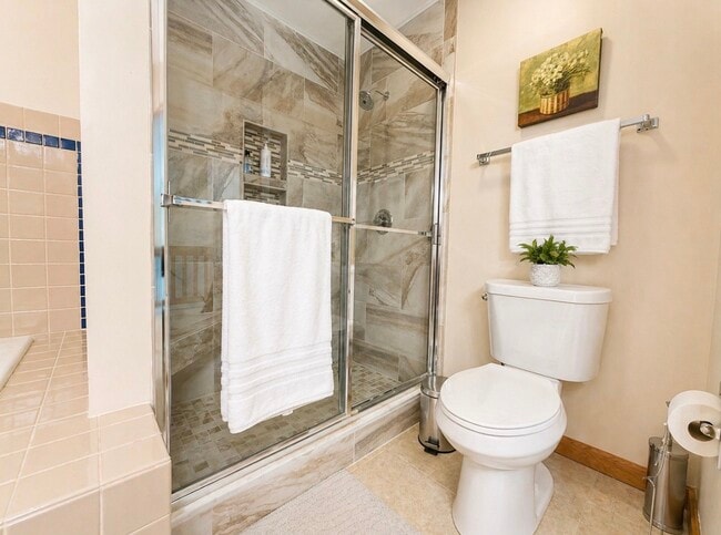 Building Photo - 209 Vivian Ln