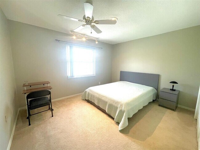 Building Photo - 315 Lazy Acres Ln