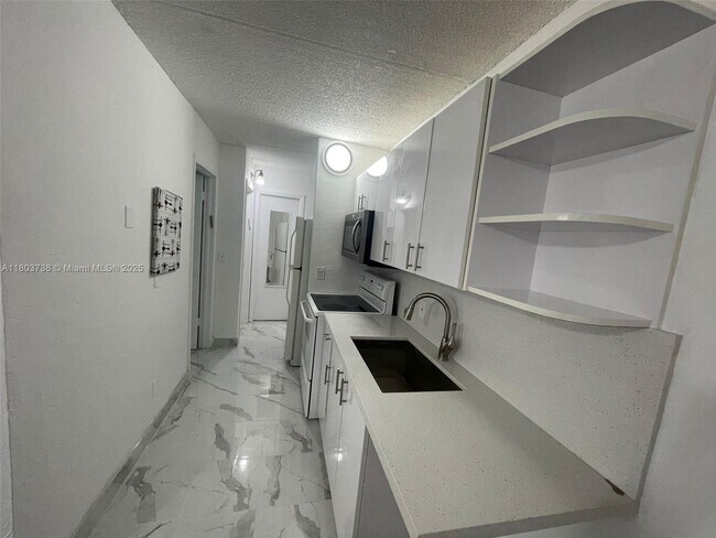Primary Photo - 3211 SW 44th St
